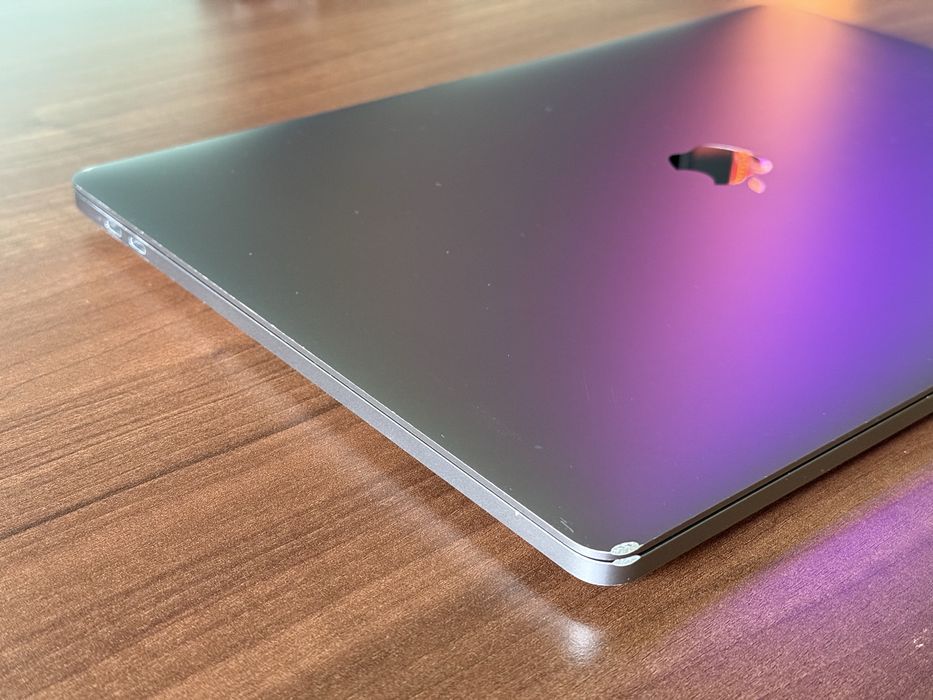 Macbook Pro 16”, i7, 16GB RAM, 512 SSD,2019