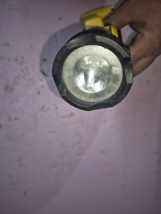 Lanterna DEWALT  18 V  DCL 040