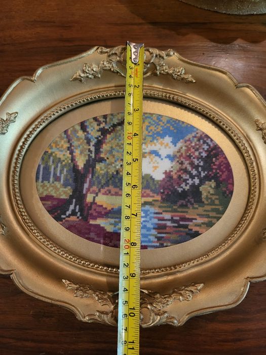 Гоблен ,,Есенен пейзаж " в рамка за 49.99лв.