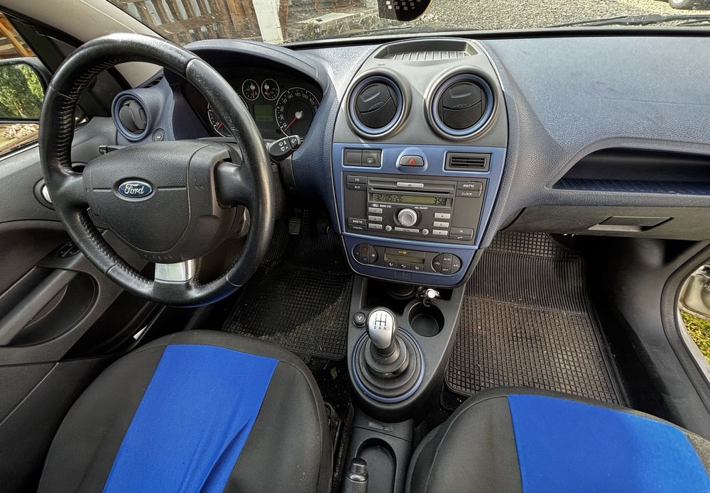 Vând Ford Fiesta 2008