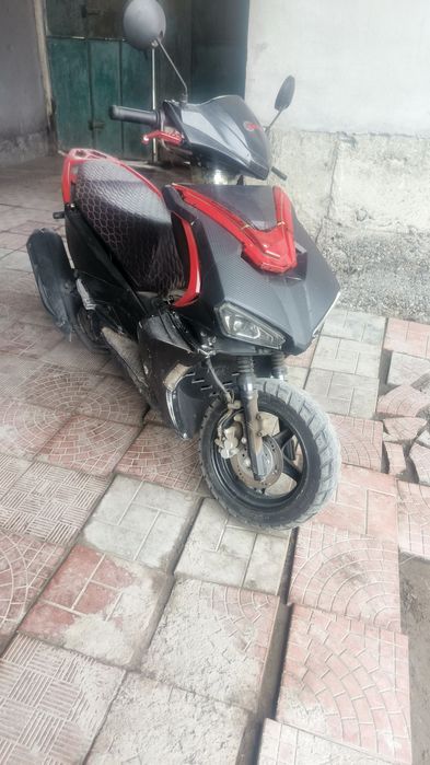 Skuter sotiladi italiya r2