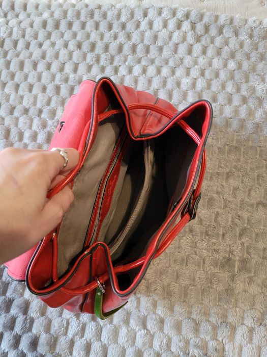 Дамска червена раница