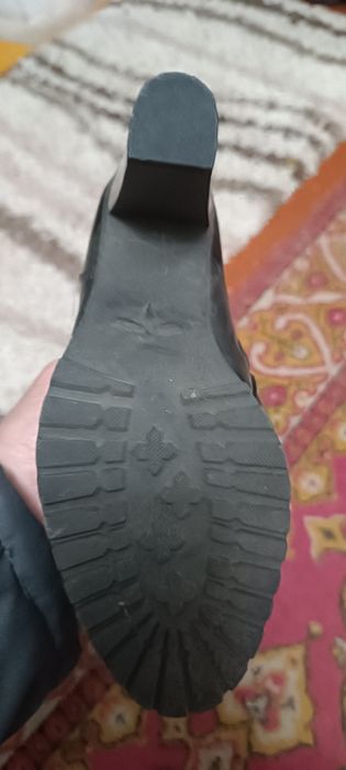Продам женские сапожки
