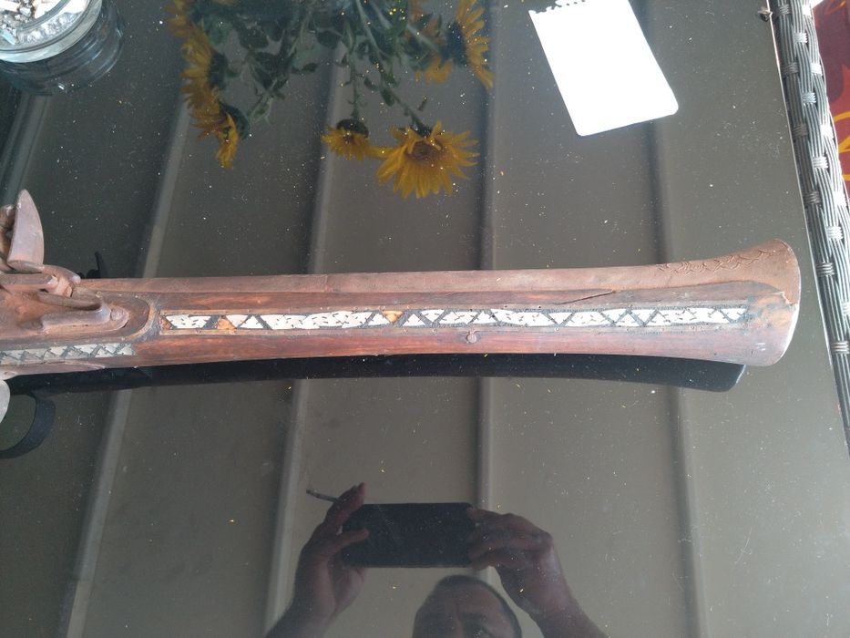 Продавам антикварен Хайдушки Тромблон със седеф и бронзов обков Уникат