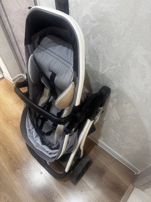 Коляска прогулочная