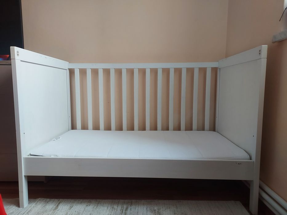 Pătuț Sundvik cu saltea inclusă