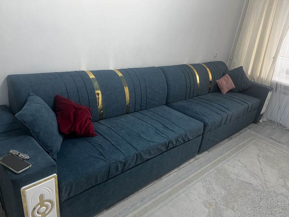 Продам диван в хорошем состоянии  3.7 м