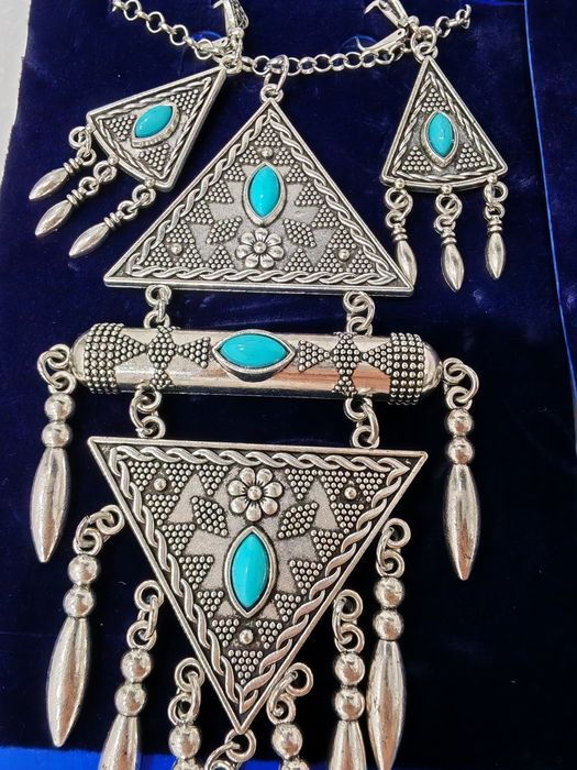 Набр Национальных украшений