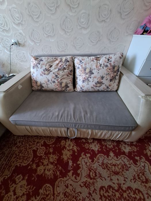 Продам мини диван.