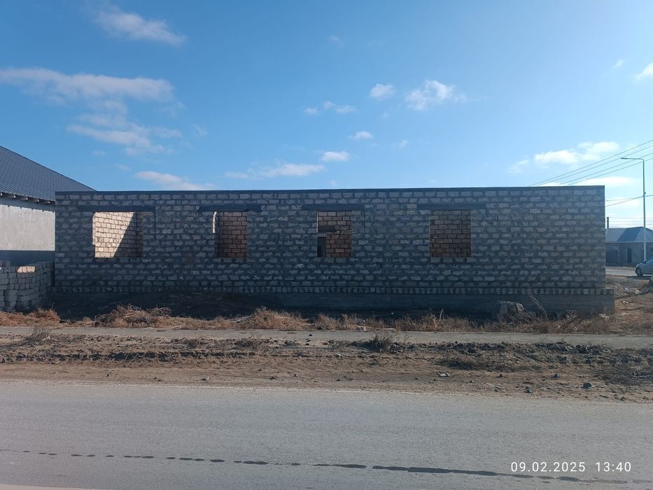 Земля с недостройной дом