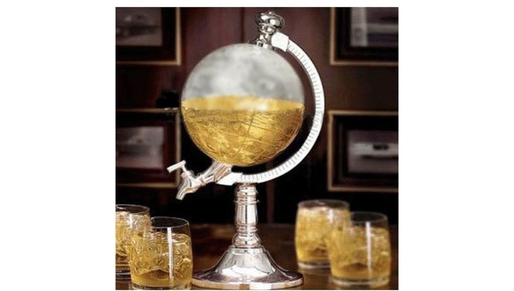 Диспенсър за напитки с форма на глобус