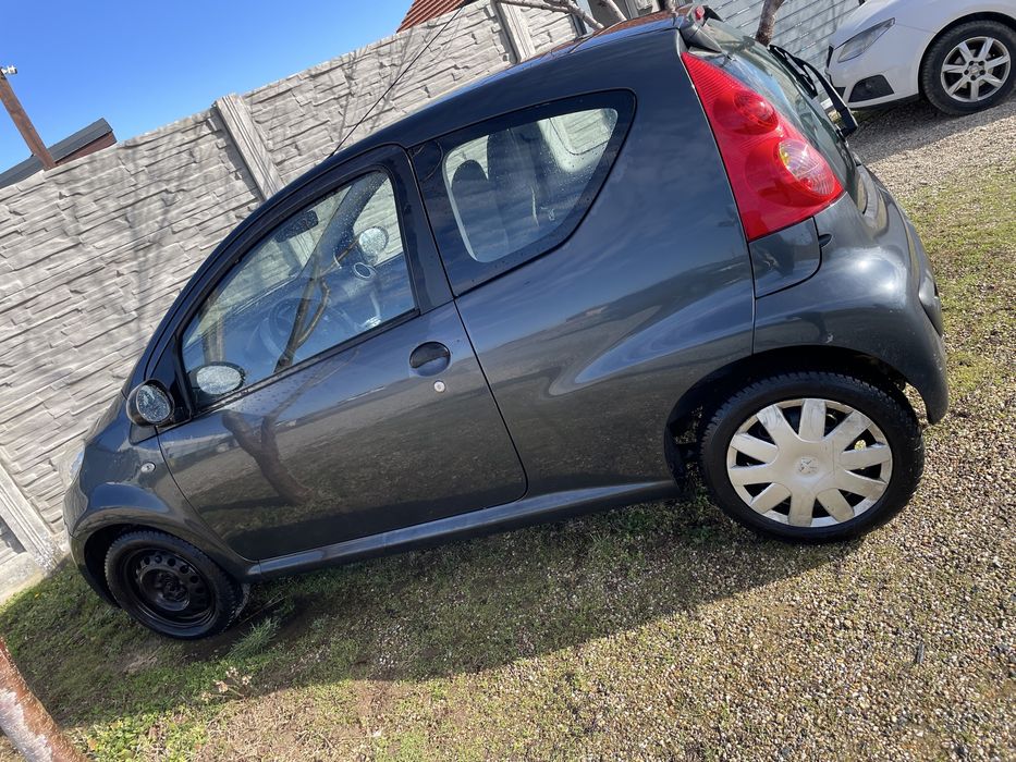 Vand sau schimb cu moto Peugeot 107