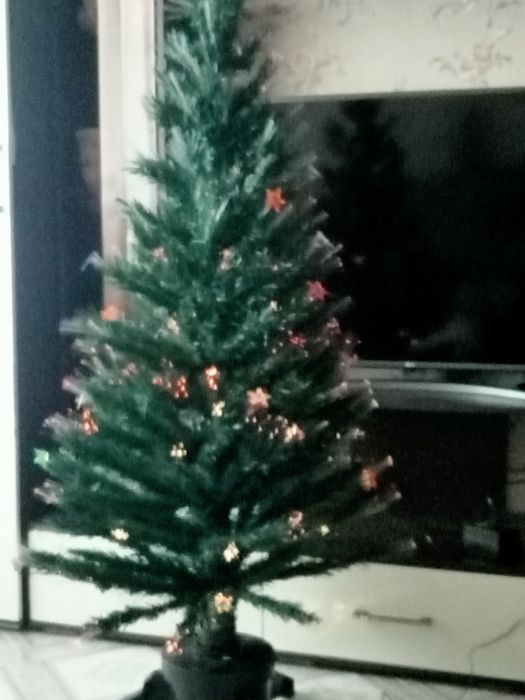 Ёлка искусственная, вращающаяся, с оптоволоконной подсветкой