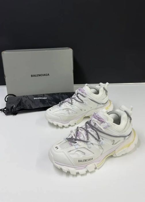 Balenciaga track