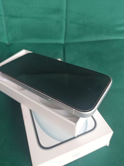 iPhone 15 impecabil