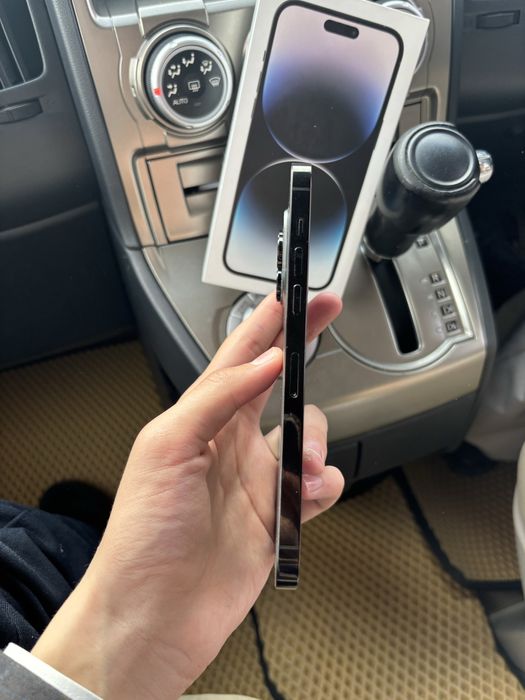 Продам айфон 14 про макс