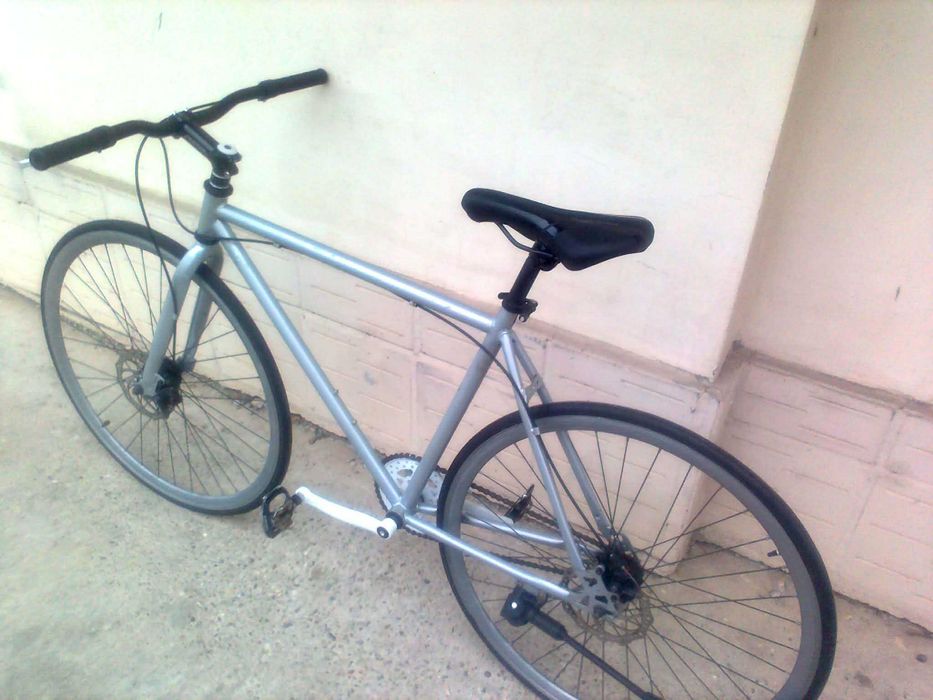 Fixie Single Speed - хибриден градски шосеен модел