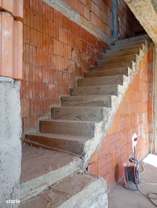 Duplex Modern in Chisoda zona linistita