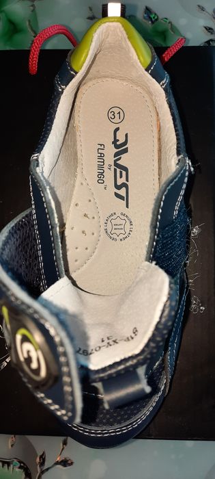 Продам кроссовки