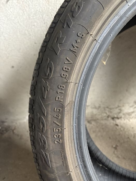 Vand 2 cauciucuri/anvelope M+S Allseason 235/45/18