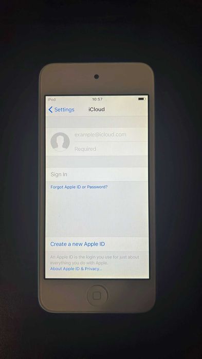 iPod Touch 5th Gen 16GB - Fără cont iCloud