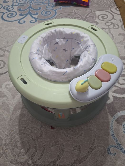 Ходунок и игровой коврик