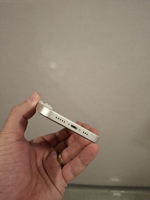 Vand iPhone 14 128 GB impecabil