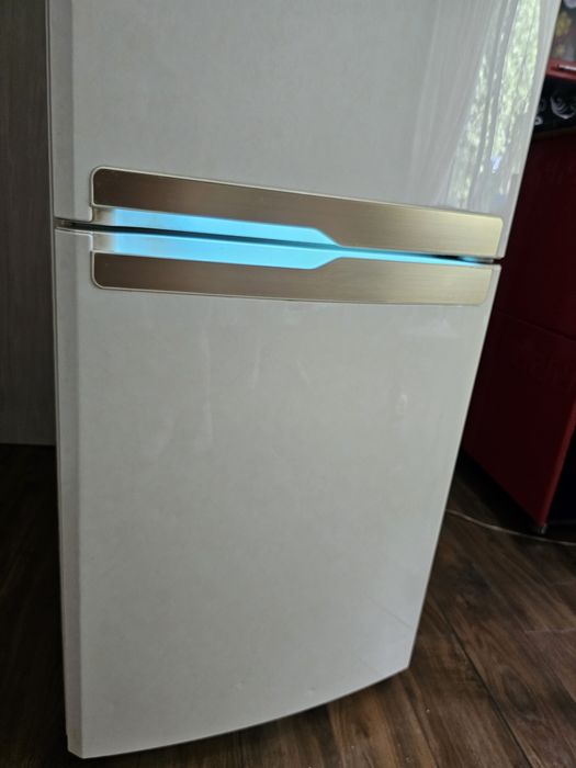 Холодильник Samsung