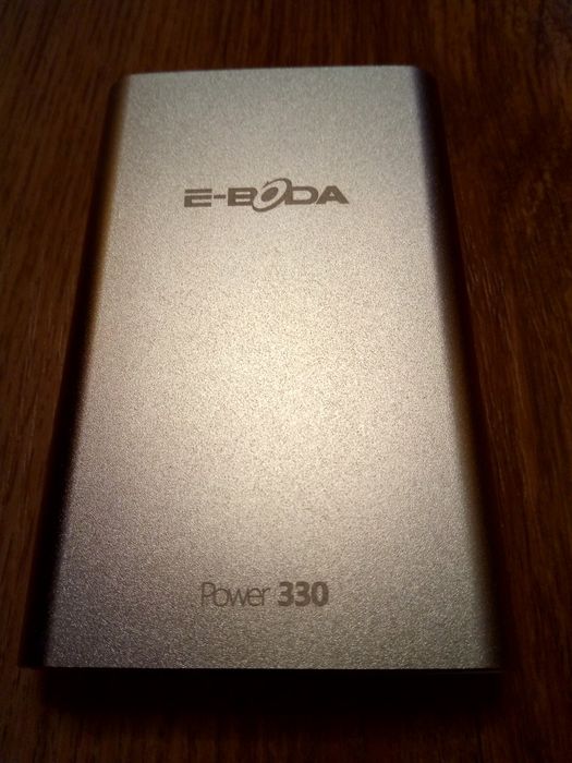 Baterie/acumulator extern, 8000 mAh,5V argintiu,nou!