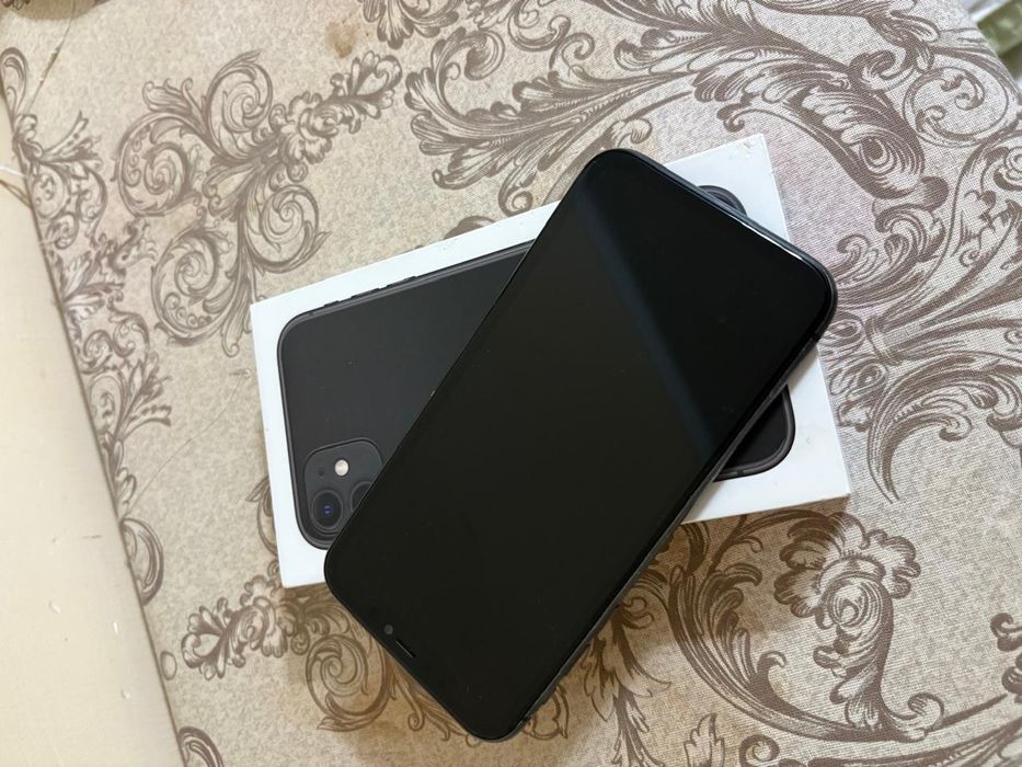 Айфон 11 в хорошем состоянии