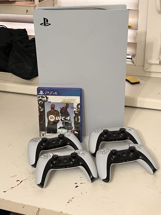 235.000тг PS5. 4 джойстикa