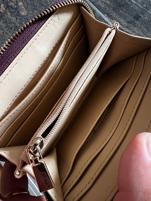 Портмоне Guess като ново