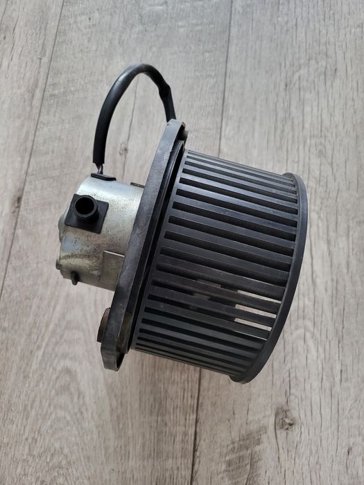 Продам мотор отопителя приора,2110
