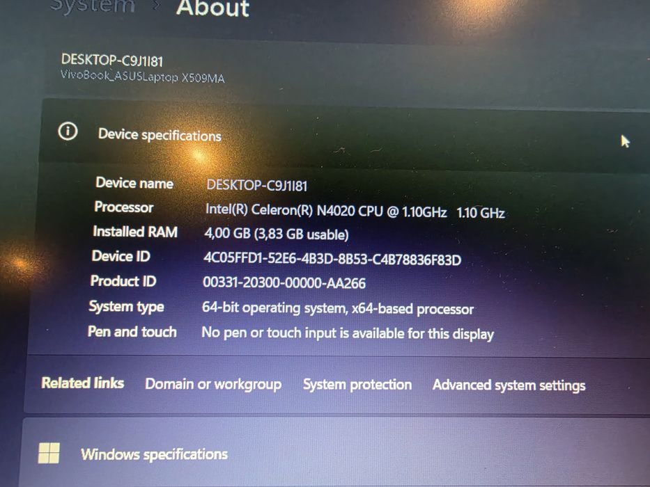 Лаптоп АSUS... .