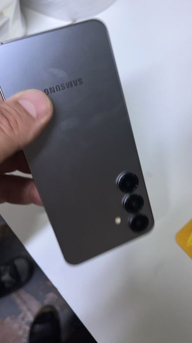 Samsung s25. İdeal