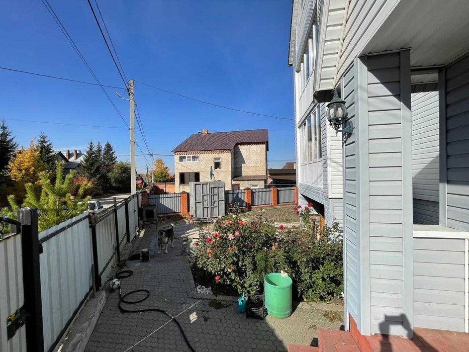 Коттедж в поселке Ульбинский