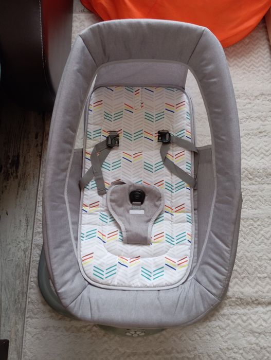 Продам шезлонг для новорожденных!