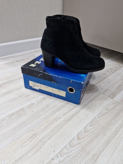 Полусапожки замшевые