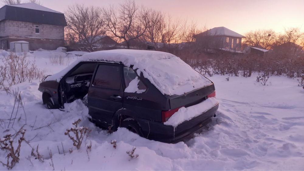 Прадаю на разбор 2114.