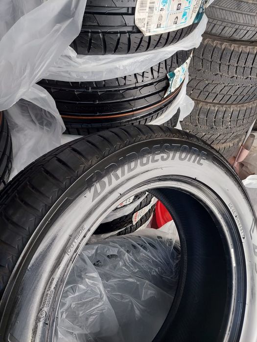 Шины Bridgestone 235/55/17