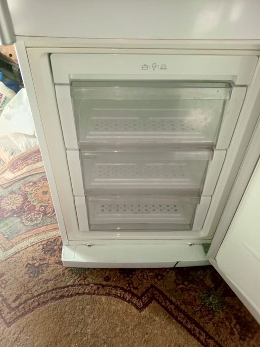 Продам холодильник LG