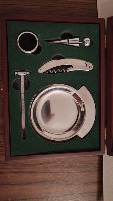 Комплект за вино