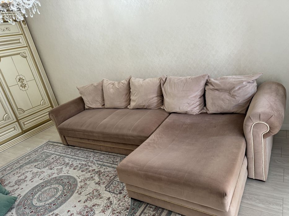 Продам диван угловой