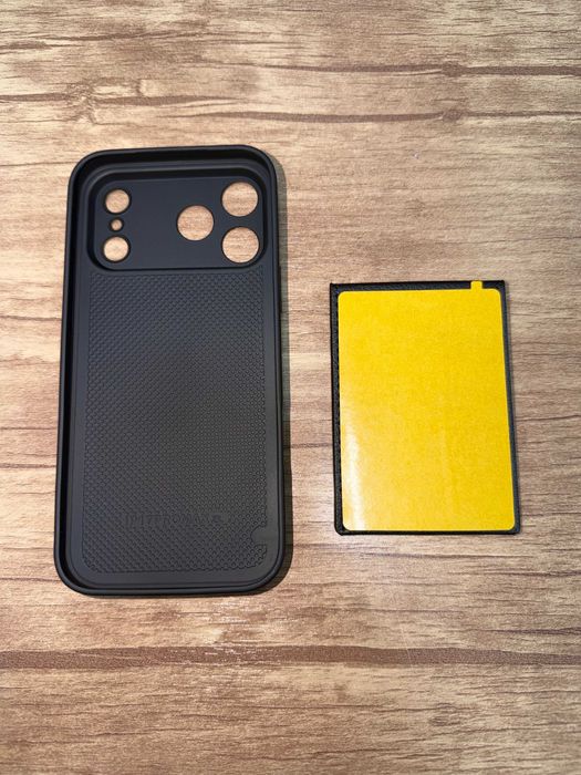 Продаю стильный чехол из эко‑кожи для iPhone 17 Pro Max