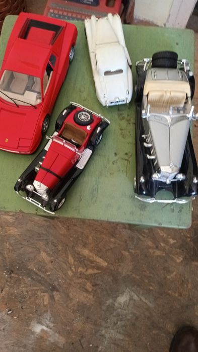 Colecția de mașini noi f frumos. 4 buc.