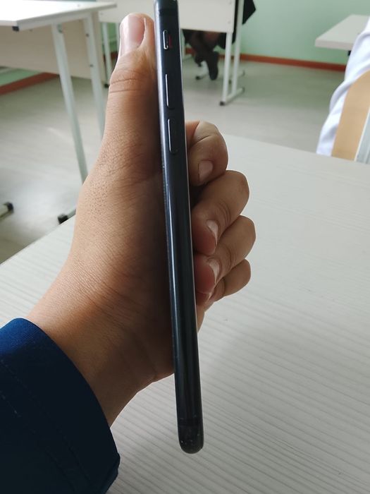 Айфон се 2020 продается