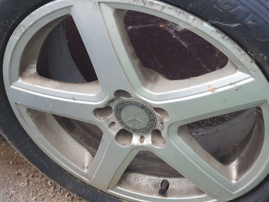 Jante w212 pe17 cu cauciucu sau schimb cu diverse 225 50 17 iarna