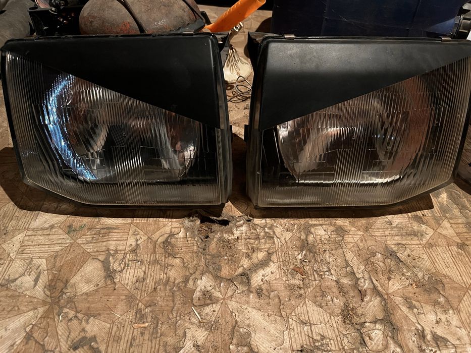 Продам фары на митсубиси