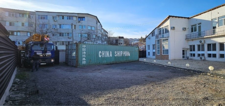 Teren de inchiriat cu 2 containere