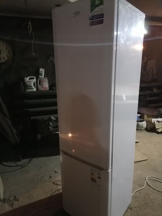 Продам холодильник